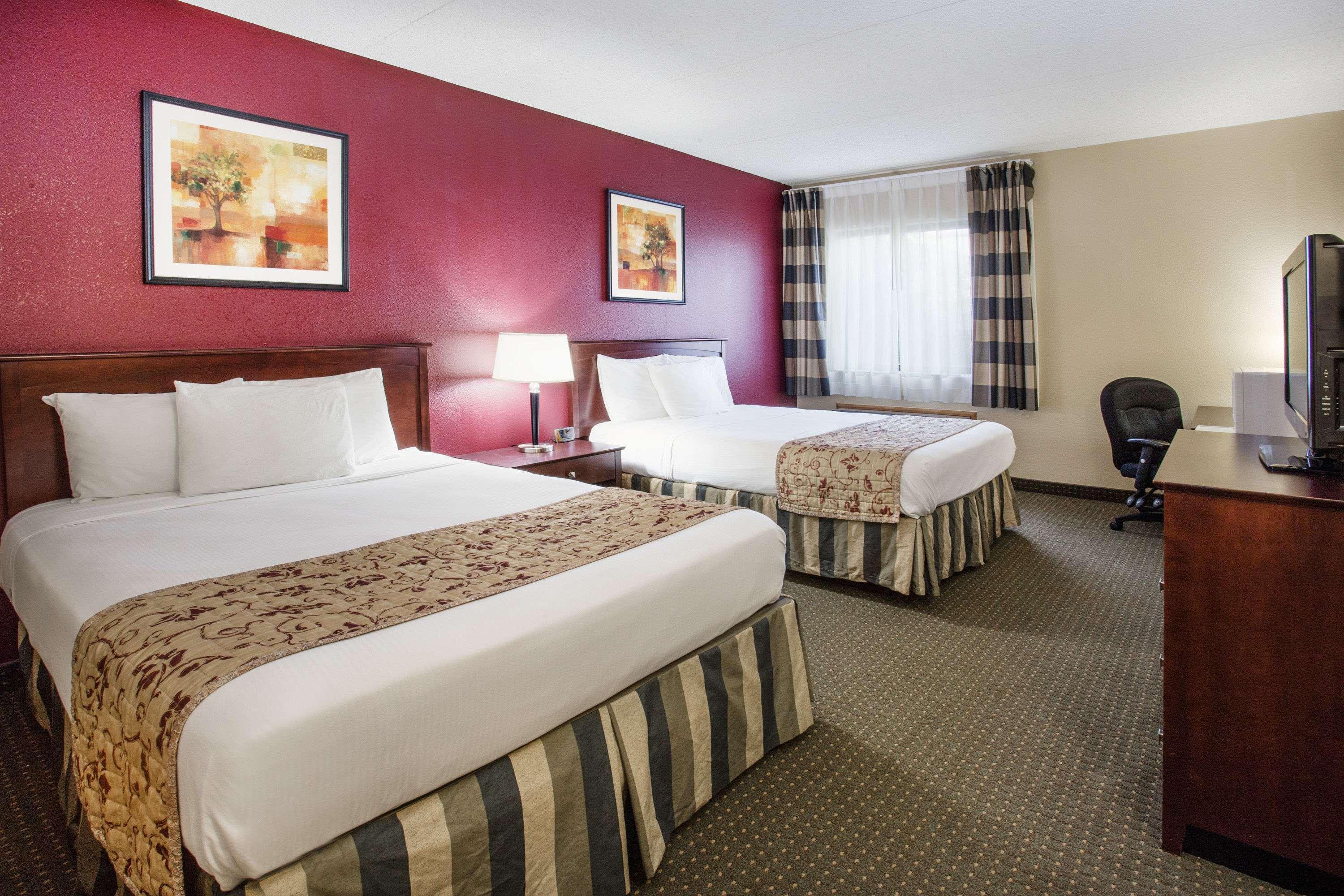 Ramada By Wyndham Bettendorf Exterior photo